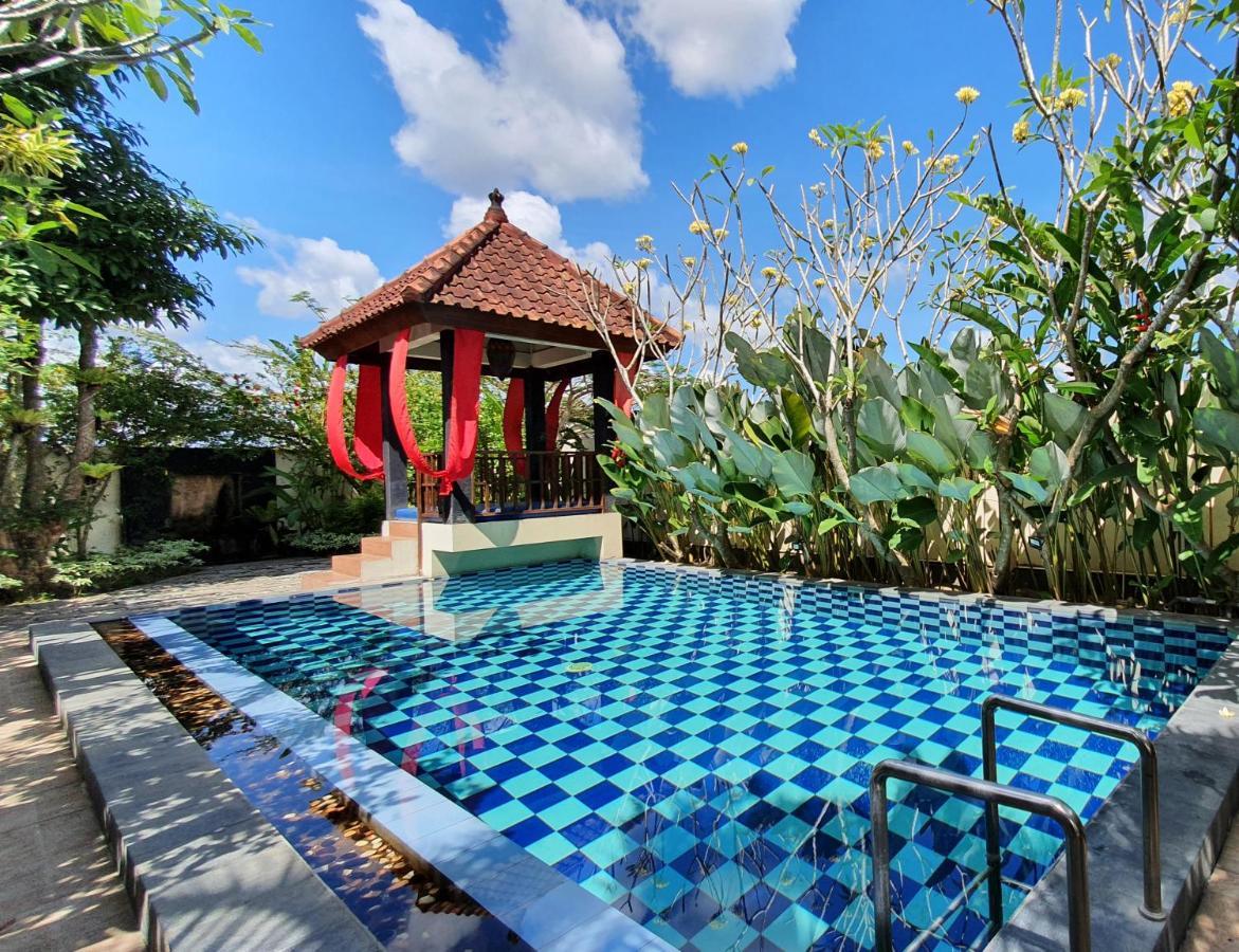 Private Pool Villa Sawah Sewon Yogyakarta Exterior photo